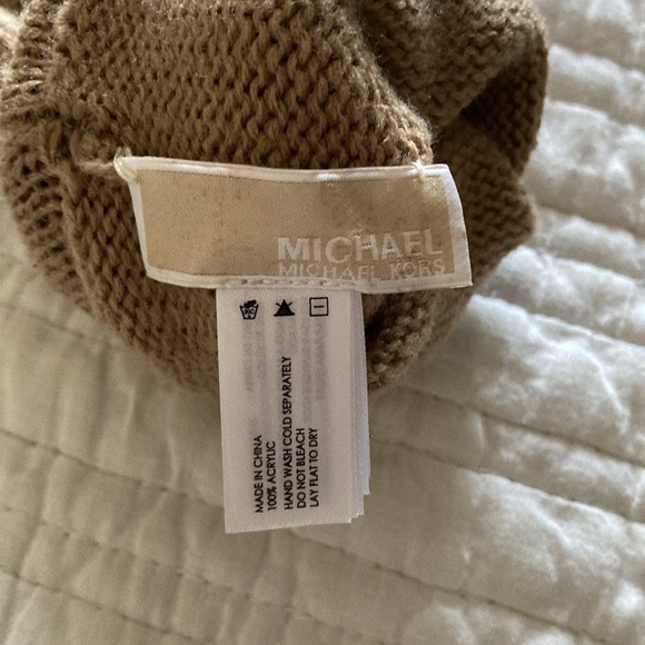 Michael Kors Winter Hat and Glove Set - Picture 4 of 4